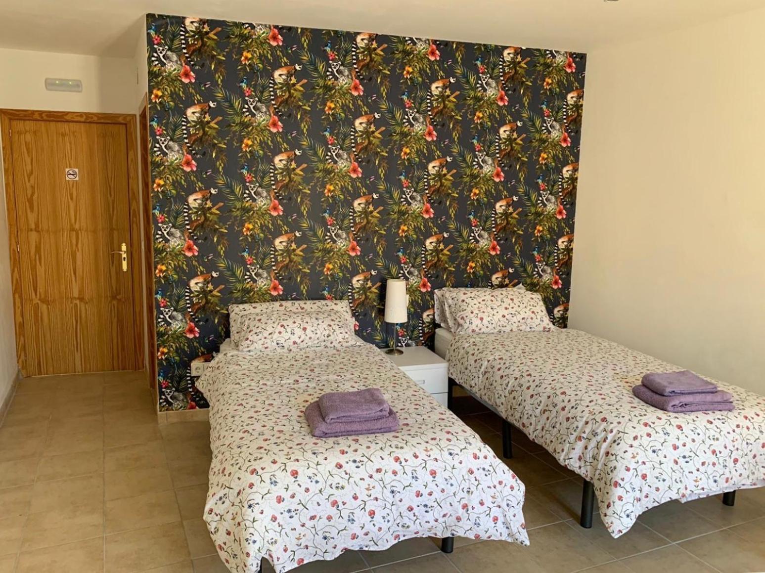 Hostal Casa Michaels Mora d'Ebre Exterior photo