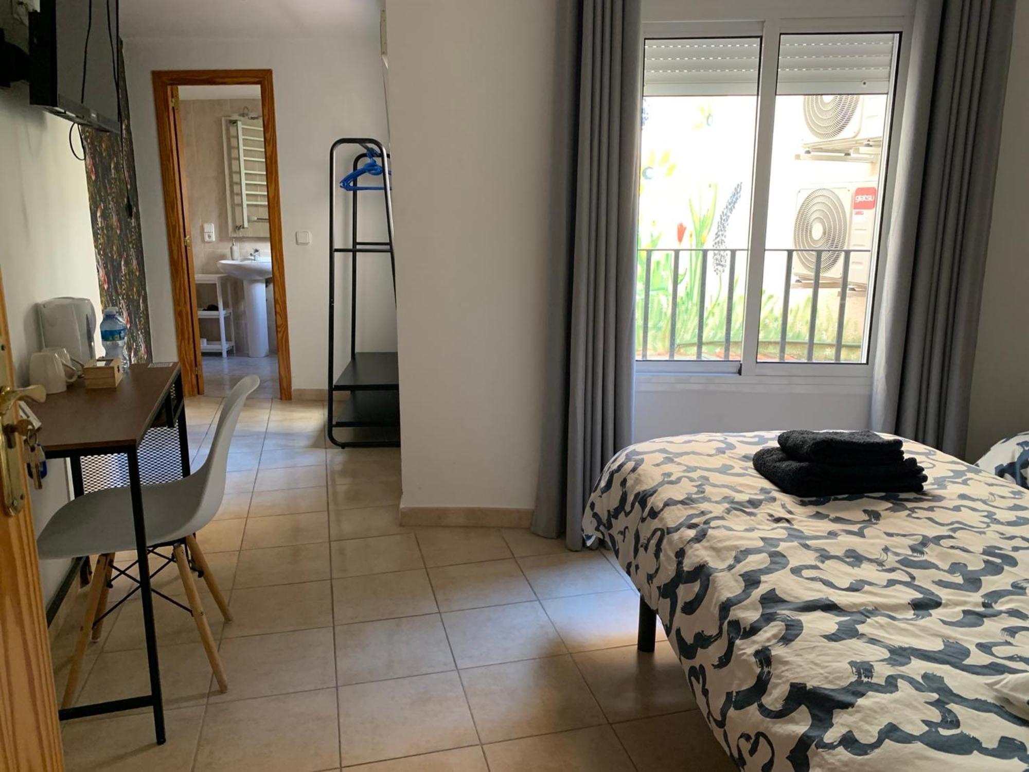 Hostal Casa Michaels Mora d'Ebre Exterior photo
